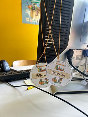 Ketten der "Helferkinder"